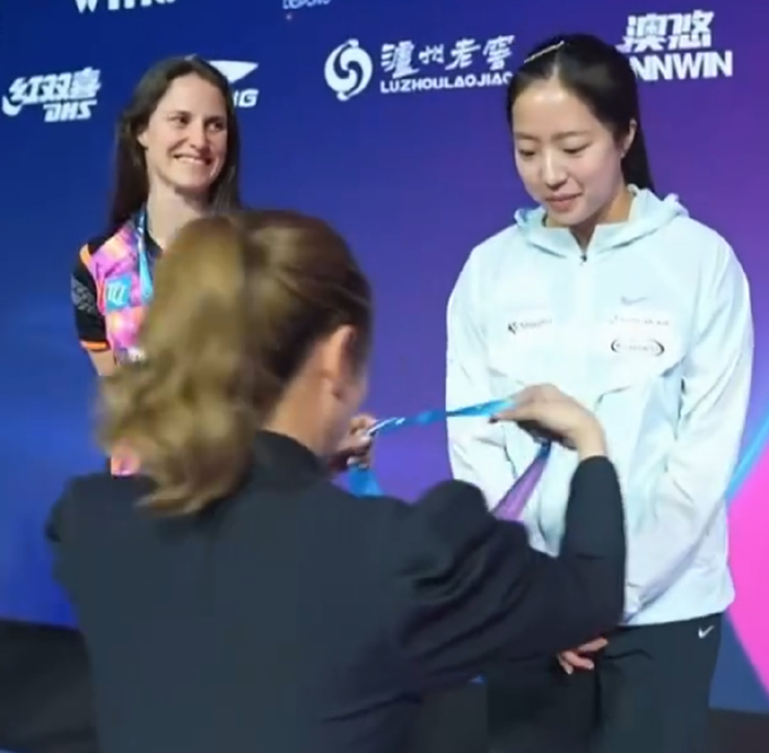 b体育app-21岁申裕斌直言铜牌不满足！复仇世三仅为开始 捐款1亿韩元人美心善|世界杯|莎宾·温特|杭州亚运会|刘诗雯|捐赠_新浪体育_新浪新闻