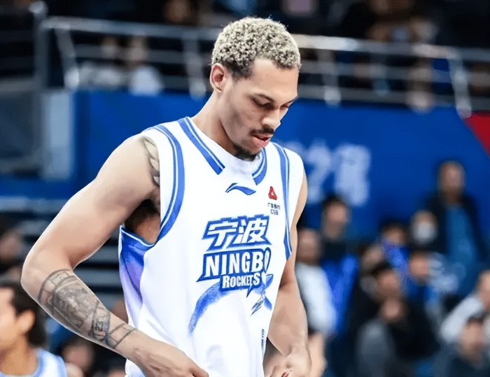 B体育-宁波冲突后续！兹利已走人，刘家成更衣室下令：破坏团队就滚蛋！|贝兹利|体育比赛|球队|比赛|数据_新浪体育_新浪新闻